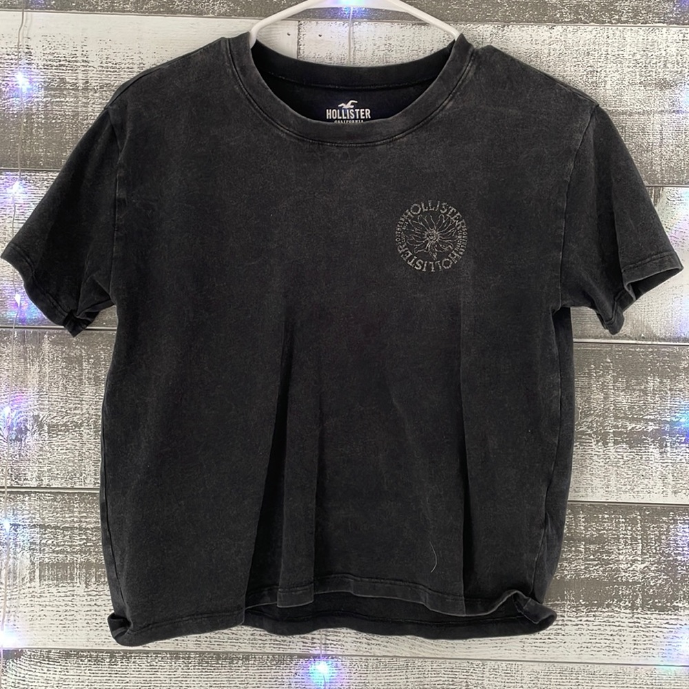 hollister baggy cropped tee, size xs, super comfy and lightweight